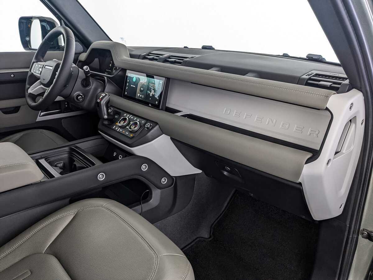 Land Rover Defender с пробегом — 2021 год. Фото: #12