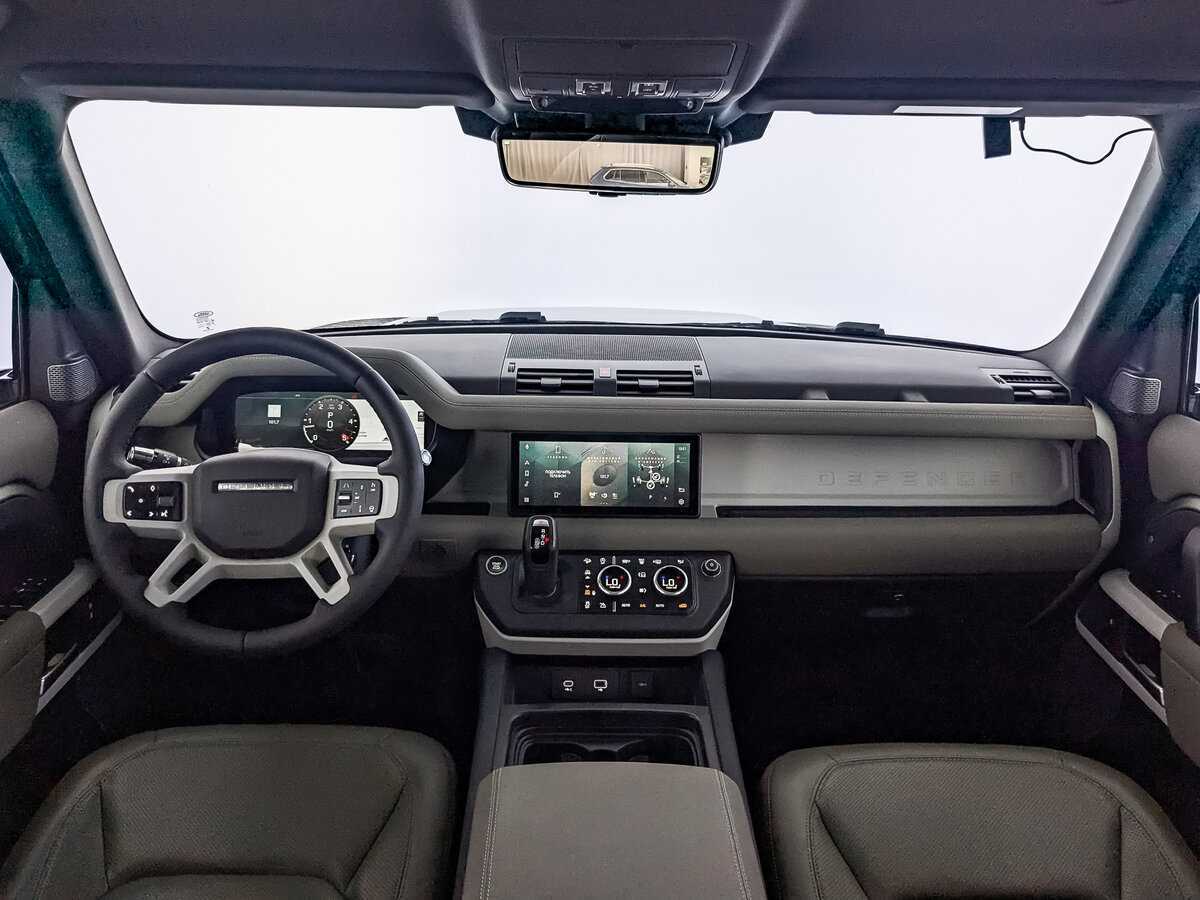 Land Rover Defender с пробегом — 2021 год. Фото: #13
