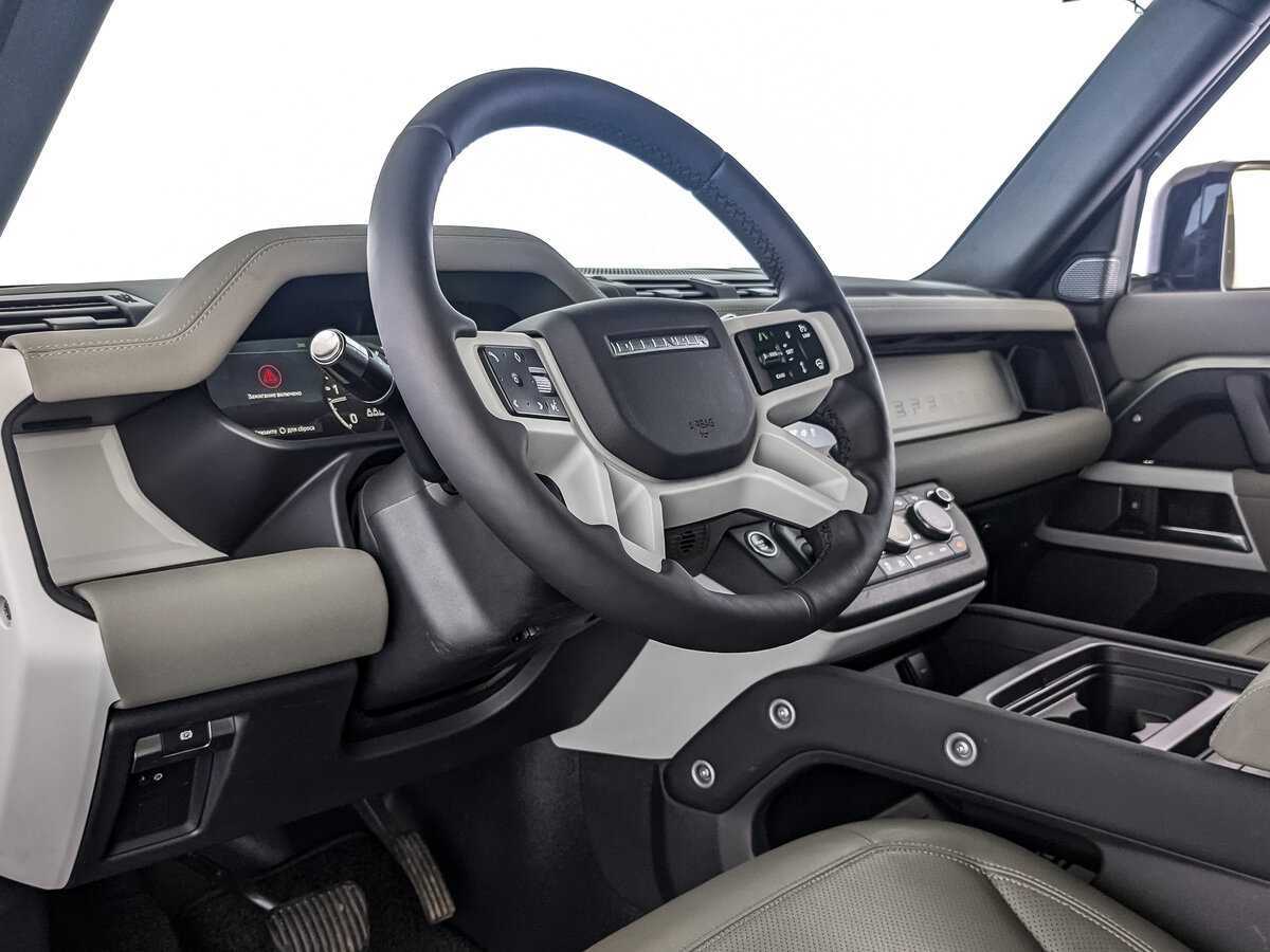 Land Rover Defender с пробегом — 2021 год. Фото: #14