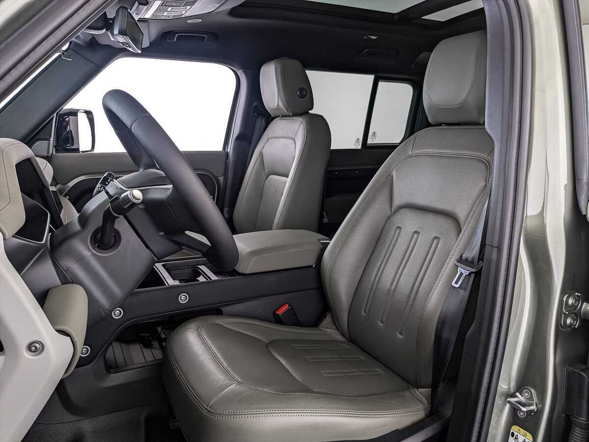 Land Rover Defender с пробегом — 2021 год. Фото: #19