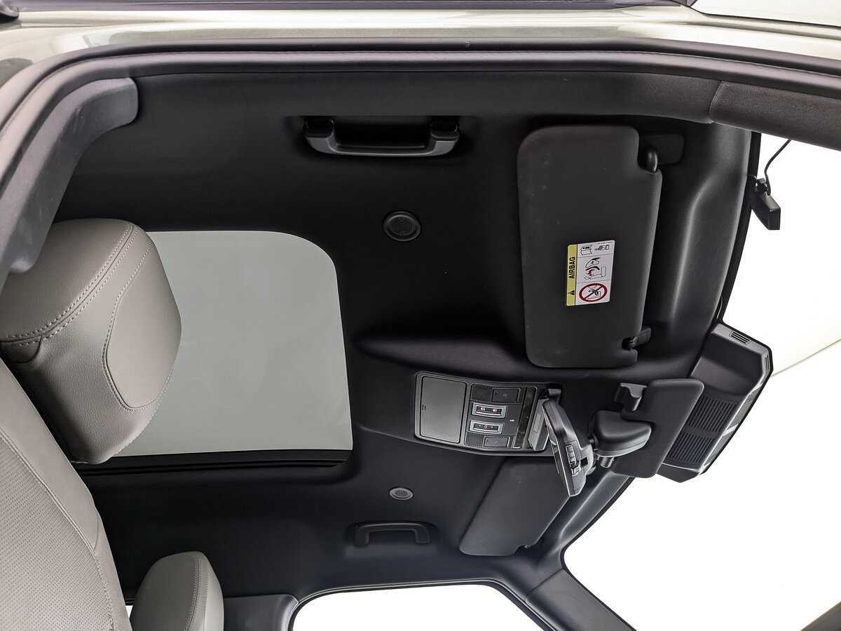 Land Rover Defender с пробегом — 2021 год. Фото: #22