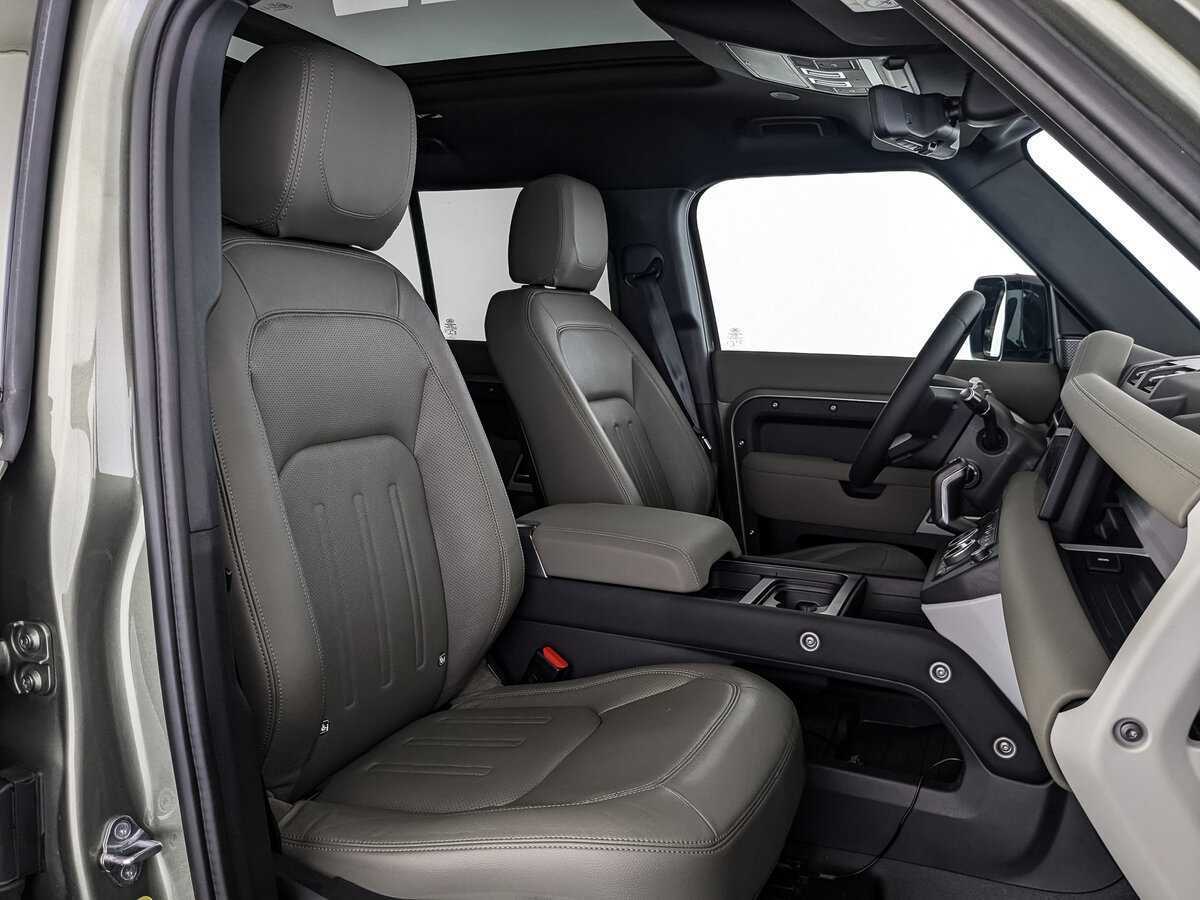 Land Rover Defender с пробегом — 2021 год. Фото: #23