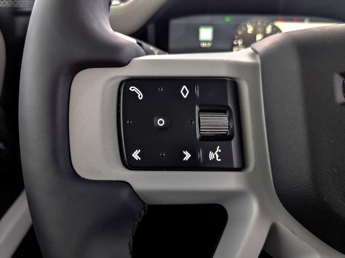 Land Rover Defender с пробегом — 2021 год. Фото: #27