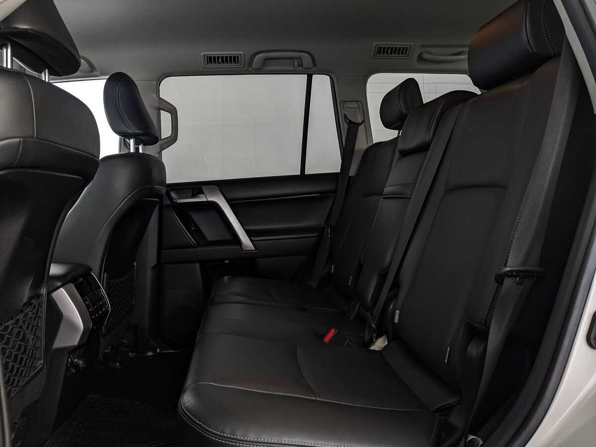 Toyota Land Cruiser Prado с пробегом — 2019 год. Фото: #17