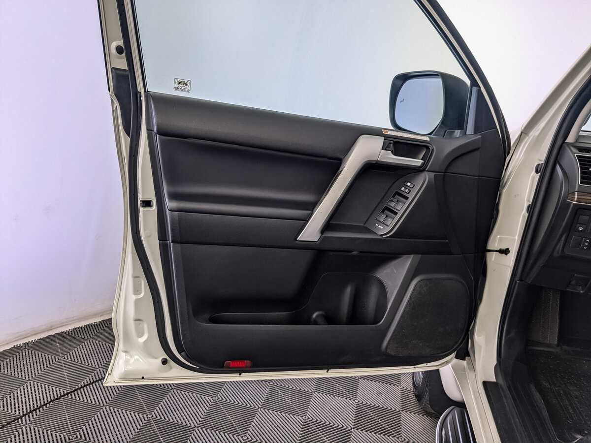 Toyota Land Cruiser Prado с пробегом — 2019 год. Фото: #18