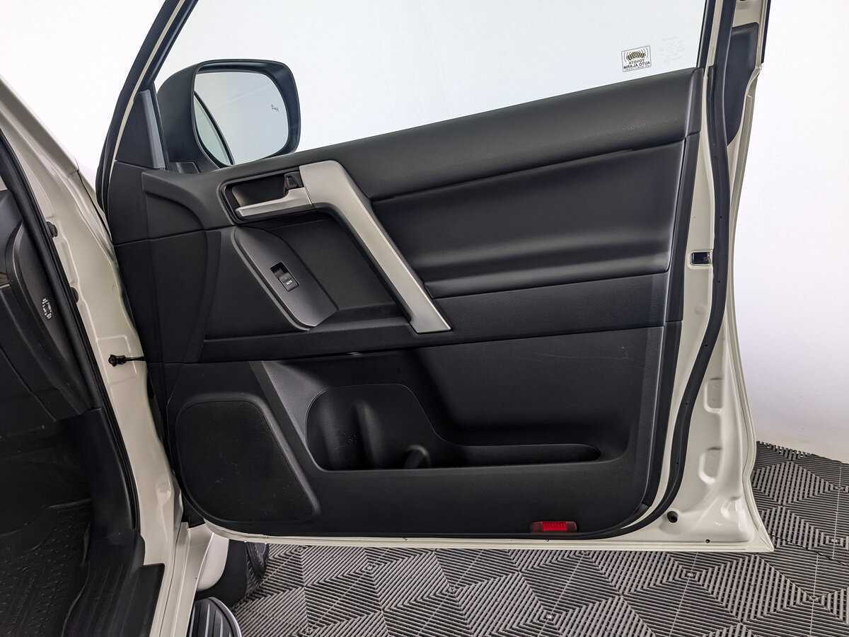 Toyota Land Cruiser Prado с пробегом — 2019 год. Фото: #24