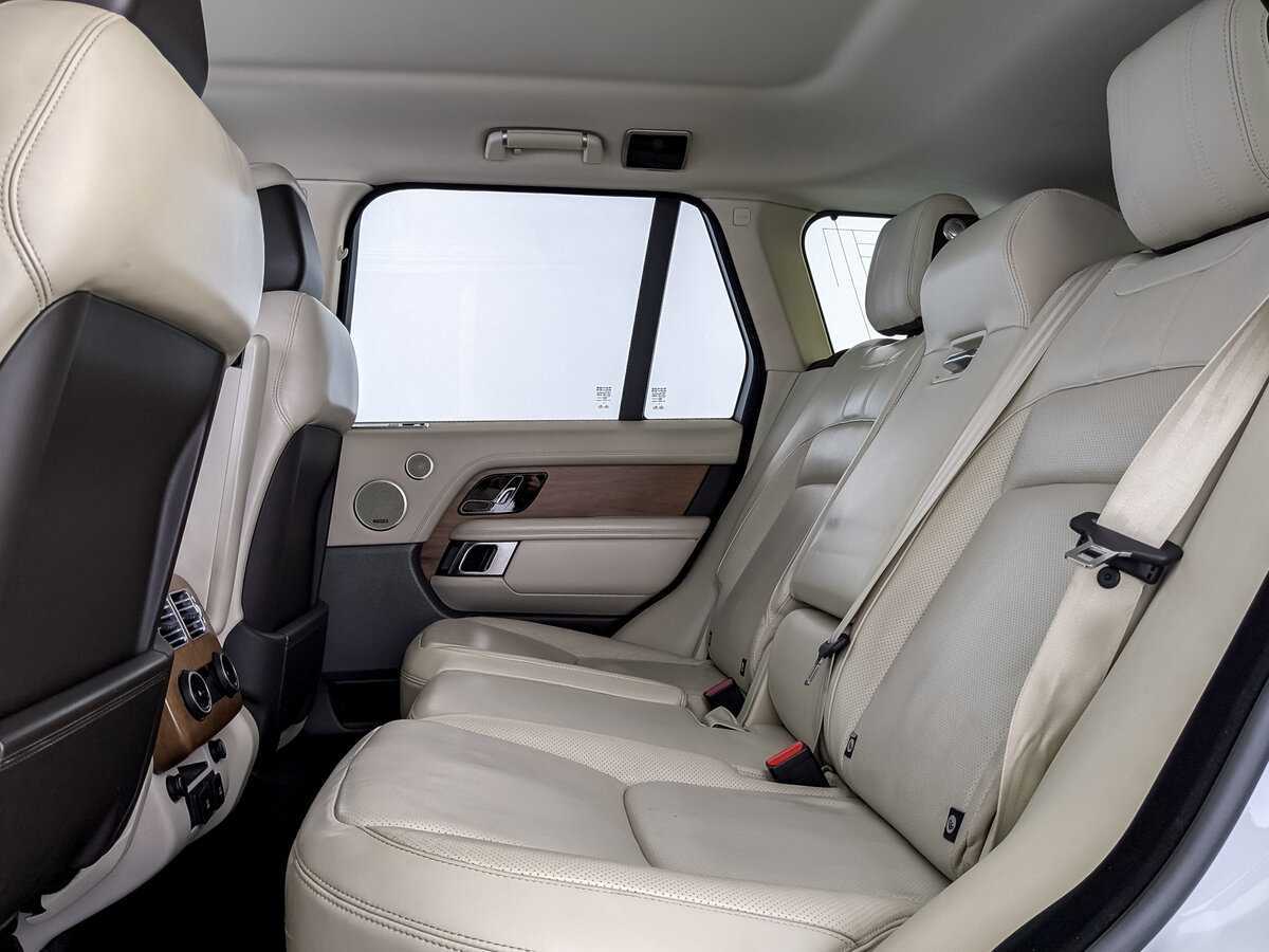 Land Rover Range Rover с пробегом — 2018 год. Фото: #11