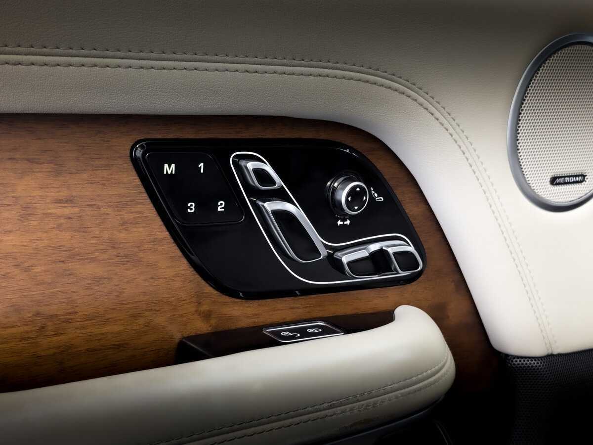 Land Rover Range Rover с пробегом — 2018 год. Фото: #18