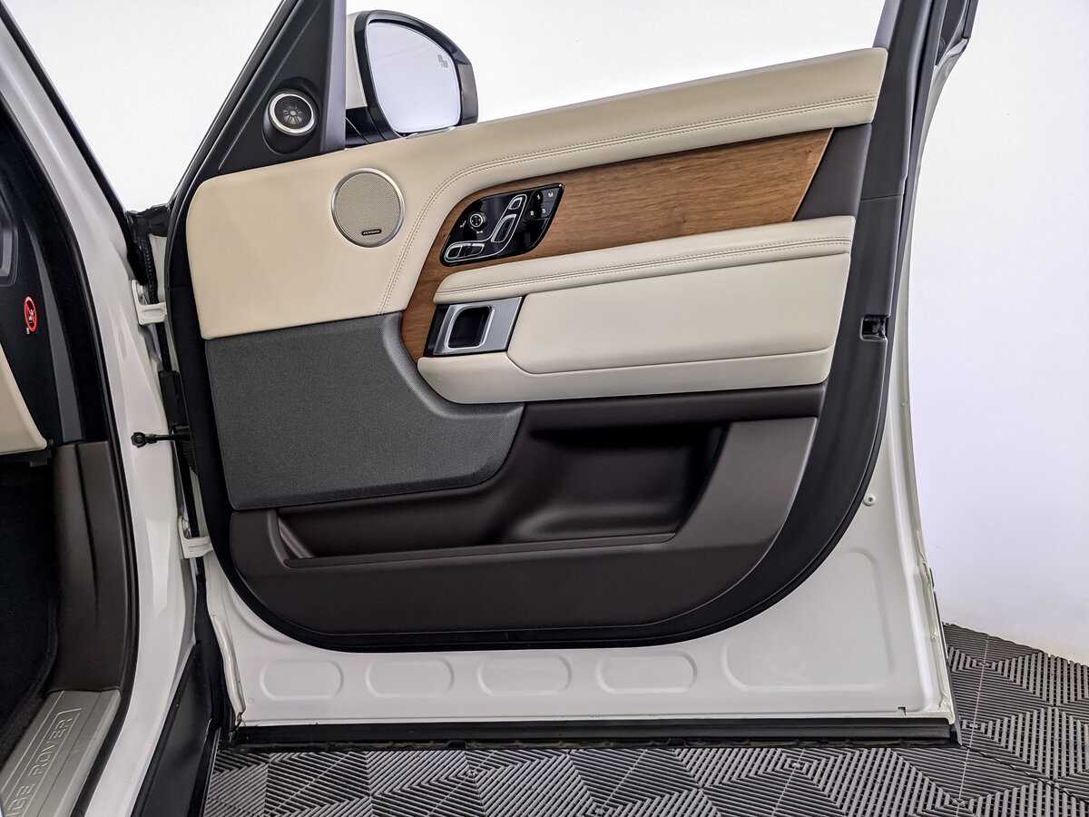 Land Rover Range Rover с пробегом — 2018 год. Фото: #22