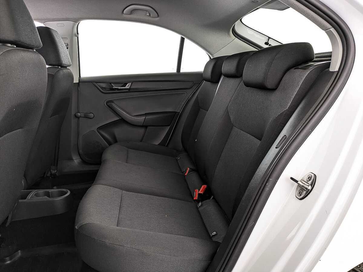 Skoda Rapid с пробегом — 2017 год. Фото: #16