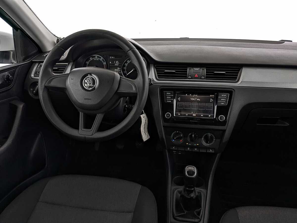 Skoda Rapid с пробегом — 2017 год. Фото: #24