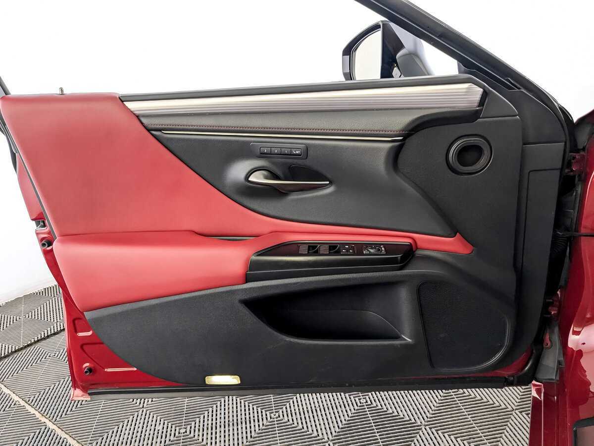 Lexus ES с пробегом — 2020 год. Фото: #18