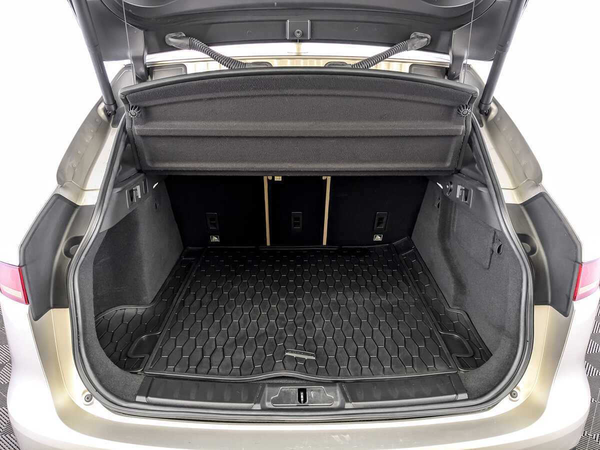 Jaguar F-Pace с пробегом — 2016 год. Фото: #9