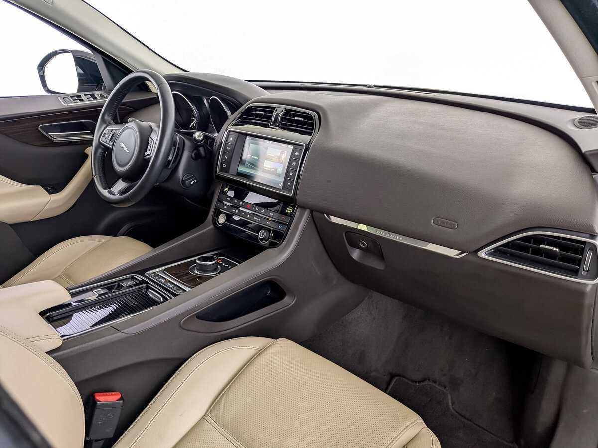 Jaguar F-Pace с пробегом — 2016 год. Фото: #10