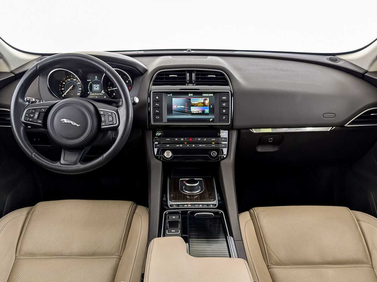 Jaguar F-Pace с пробегом — 2016 год. Фото: #13