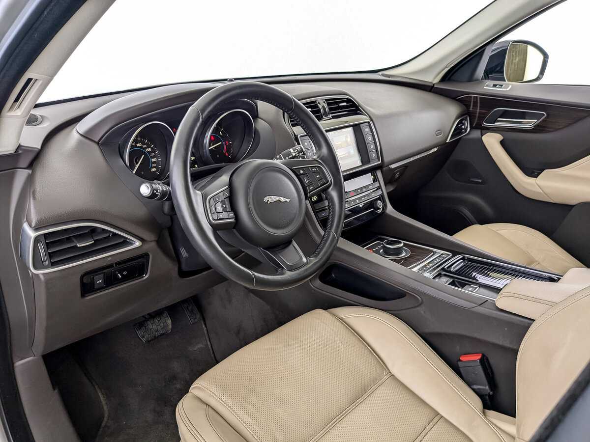 Jaguar F-Pace с пробегом — 2016 год. Фото: #15