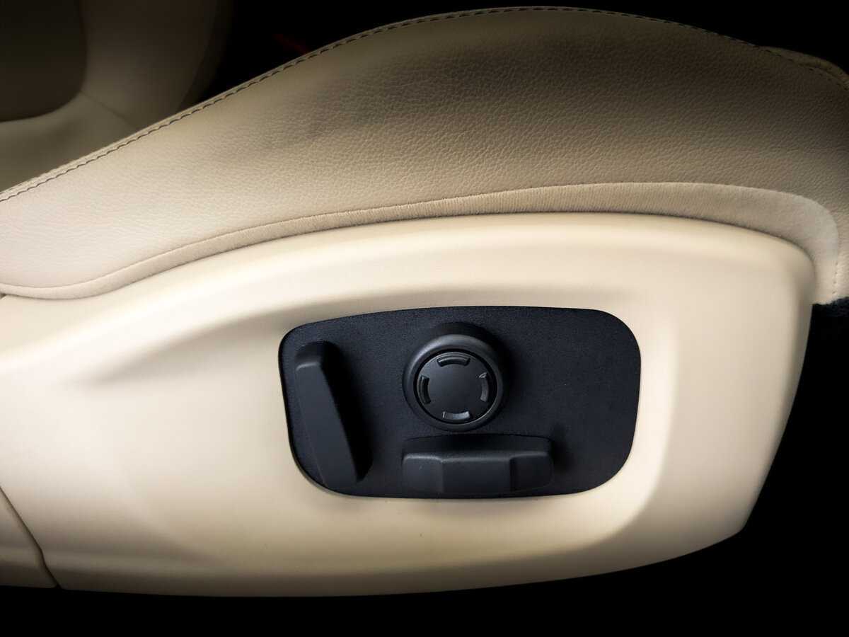 Jaguar F-Pace с пробегом — 2016 год. Фото: #24