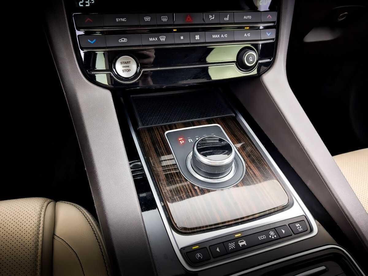 Jaguar F-Pace с пробегом — 2016 год. Фото: #25