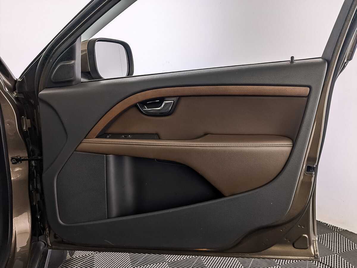 Volvo XC70 с пробегом — 2015 год. Фото: #24