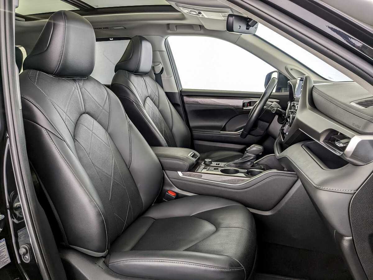Toyota Highlander с пробегом — 2021 год. Фото: #23