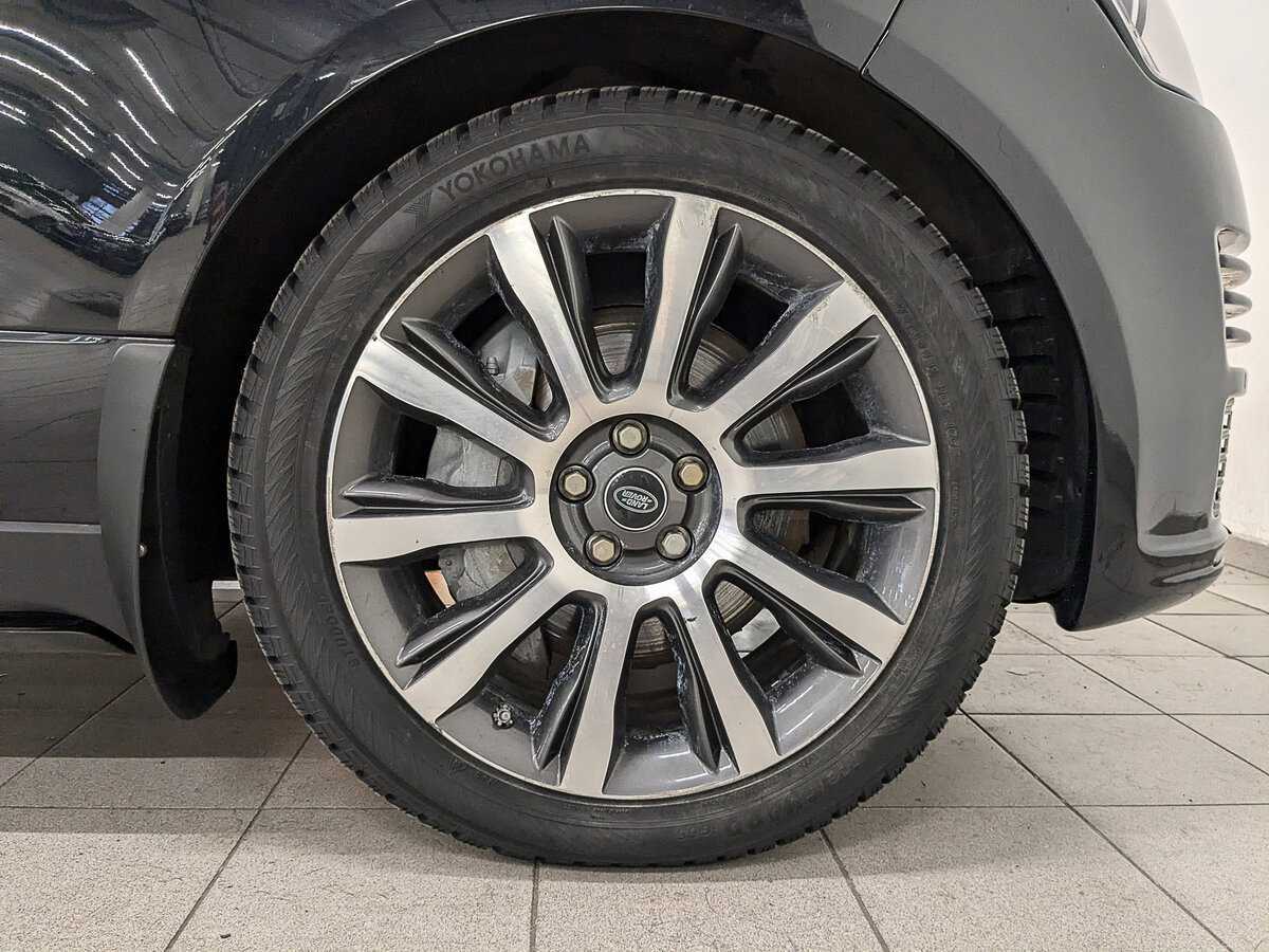 Land Rover Range Rover с пробегом — 2017 год. Фото: #11