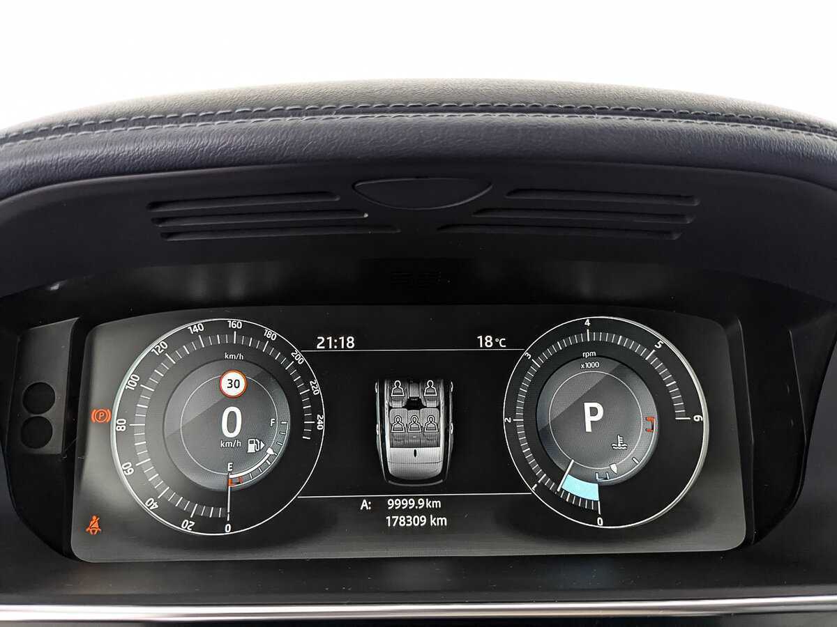 Land Rover Range Rover с пробегом — 2017 год. Фото: #15