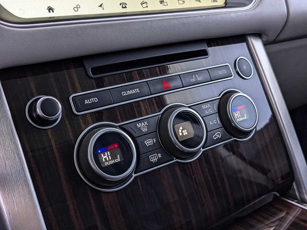 Land Rover Range Rover с пробегом — 2017 год. Фото: #20