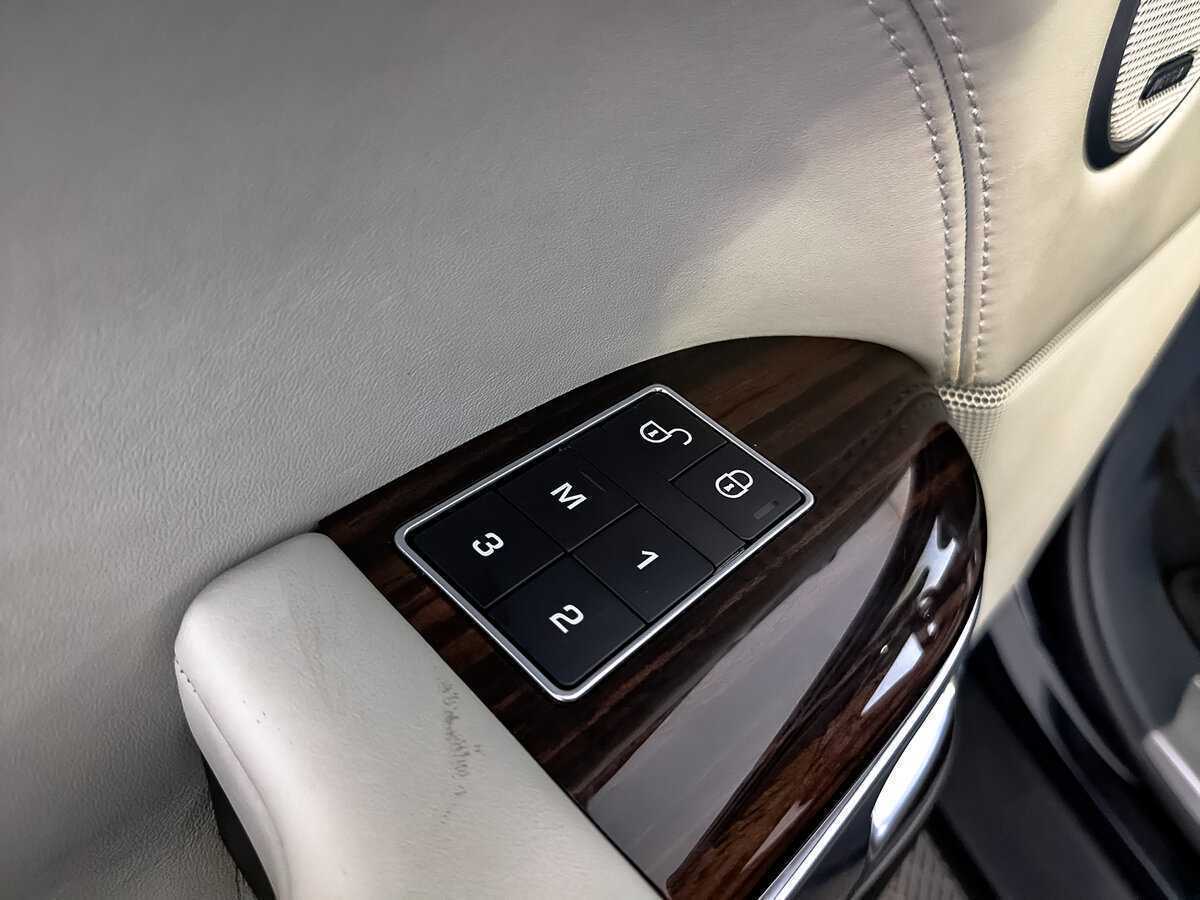 Land Rover Range Rover с пробегом — 2017 год. Фото: #29