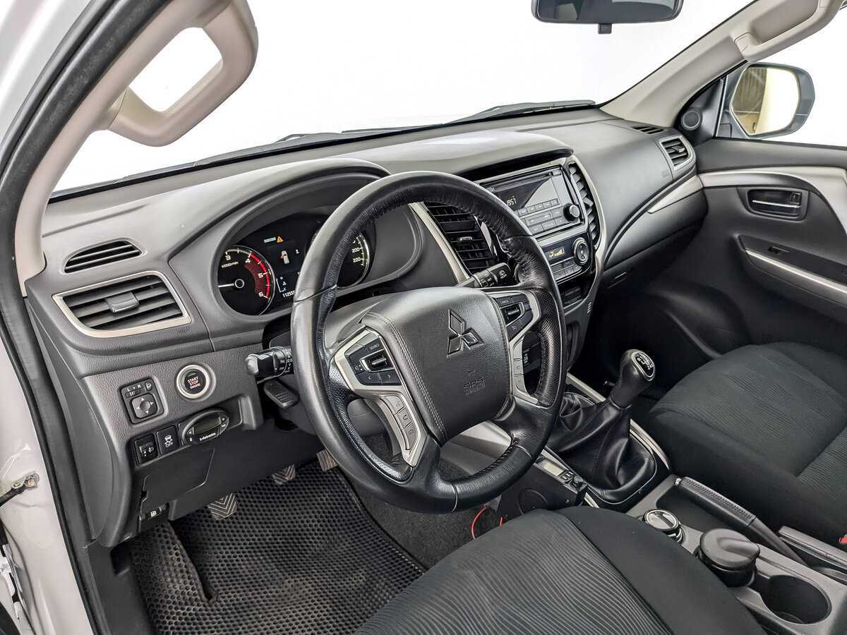 Mitsubishi Pajero Sport с пробегом — 2018 год. Фото: #15