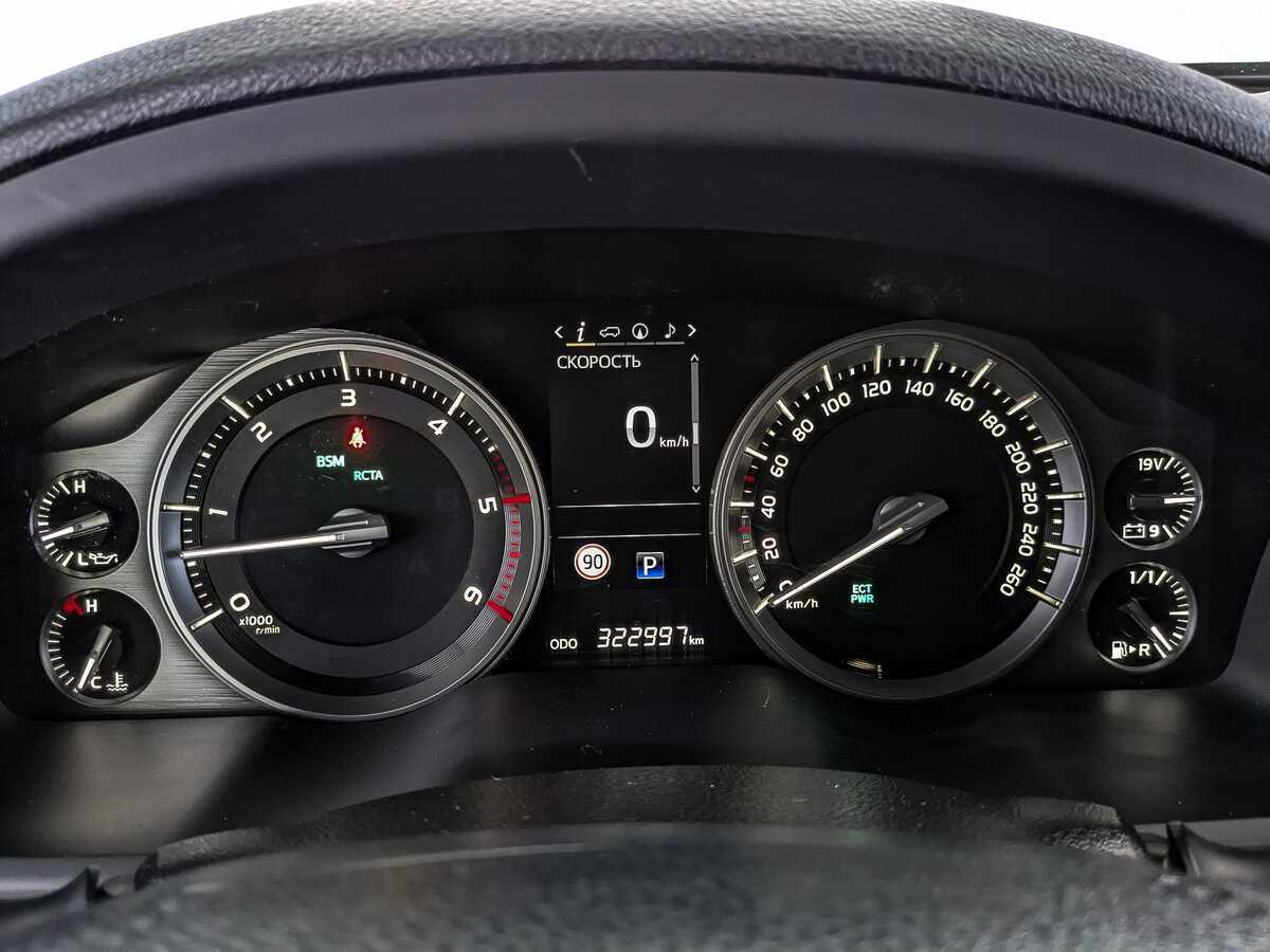 Toyota Land Cruiser с пробегом — 2016 год. Фото: #14