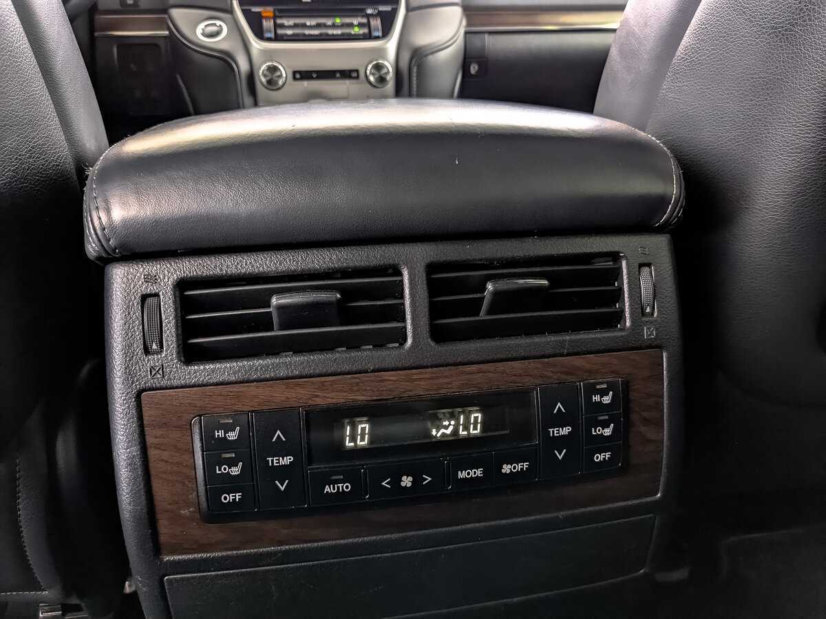 Toyota Land Cruiser с пробегом — 2016 год. Фото: #27