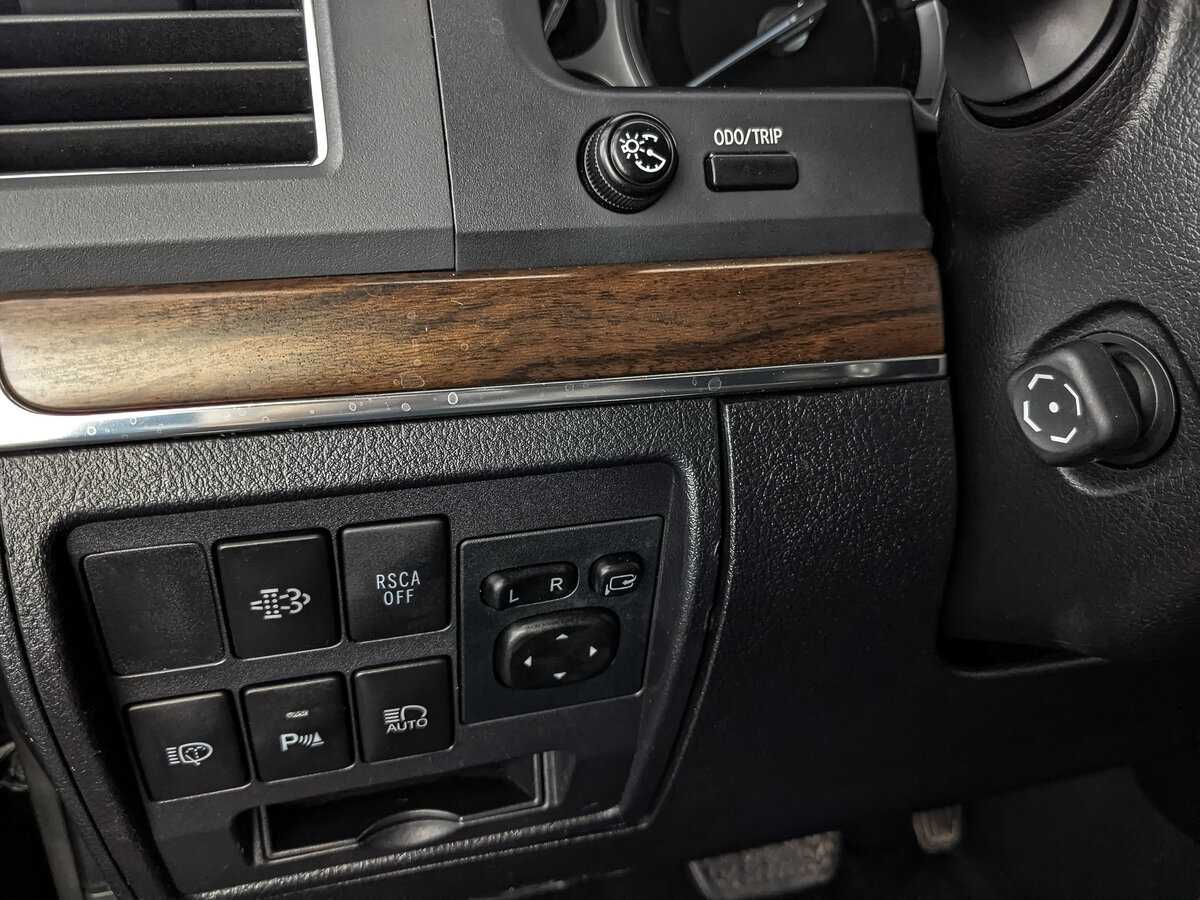 Toyota Land Cruiser с пробегом — 2016 год. Фото: #29