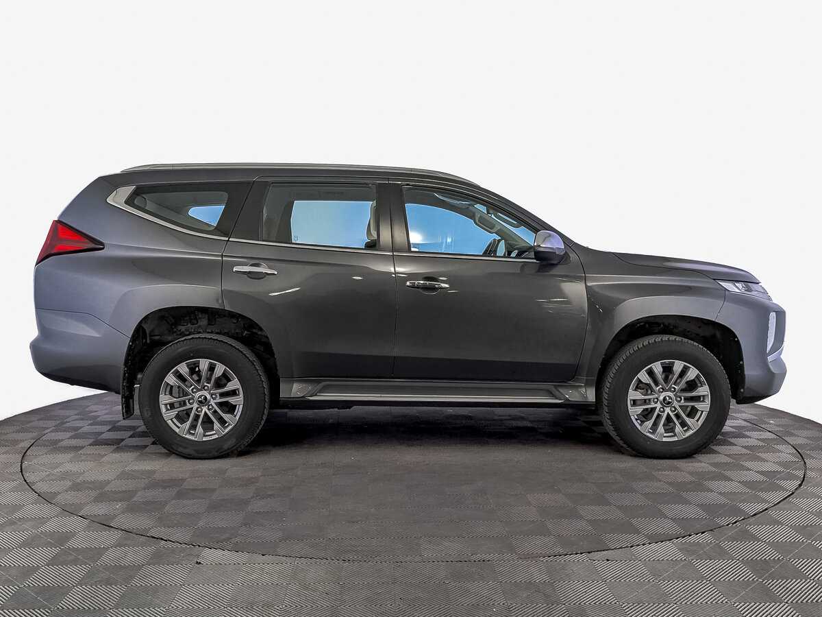 Mitsubishi Pajero Sport с пробегом — 2021 год. Фото: #3