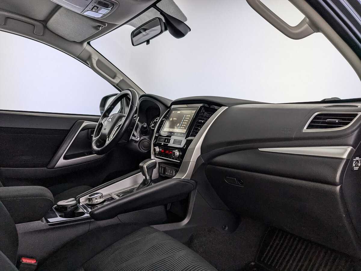 Mitsubishi Pajero Sport с пробегом — 2021 год. Фото: #11