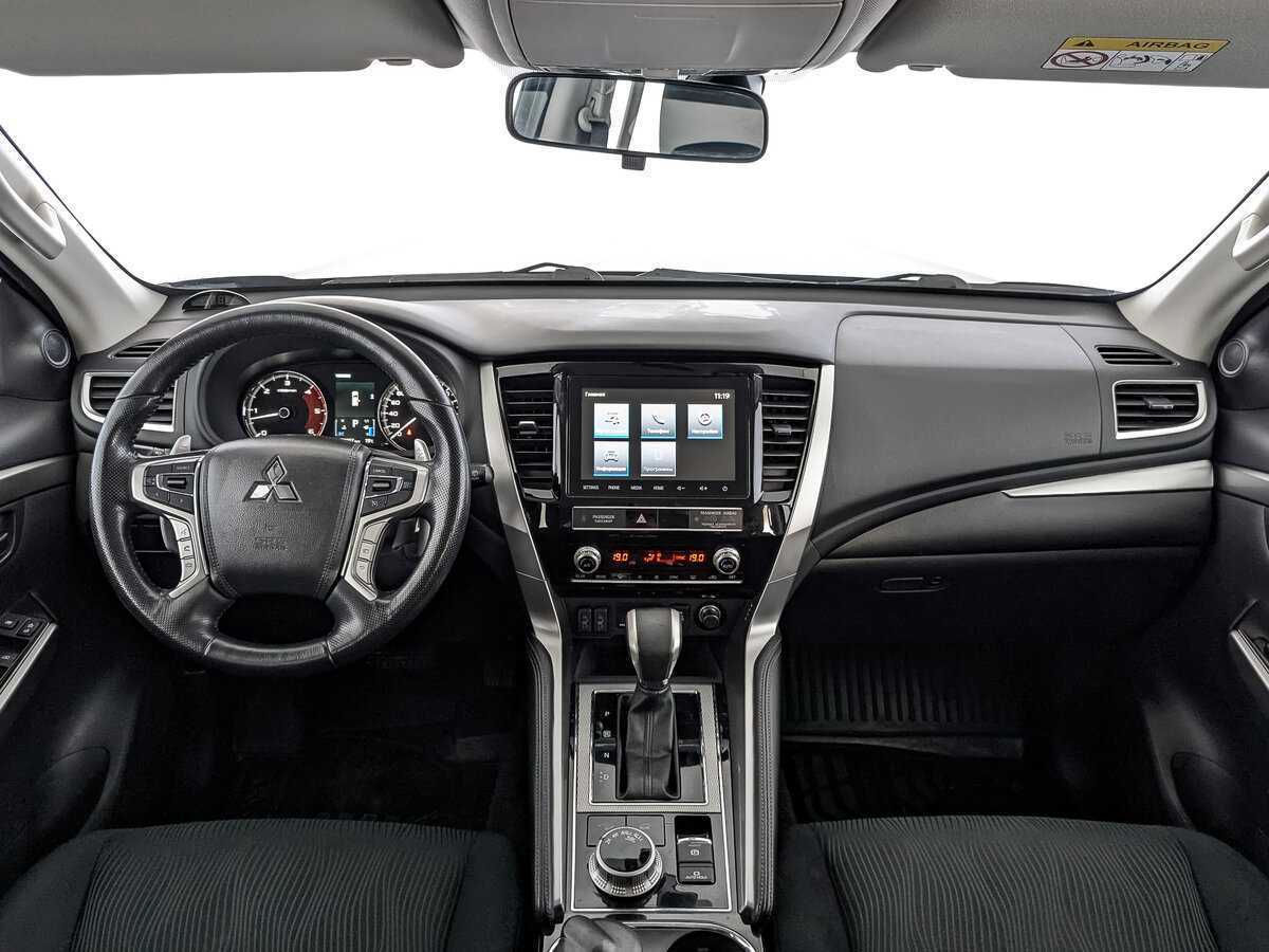 Mitsubishi Pajero Sport с пробегом — 2021 год. Фото: #12