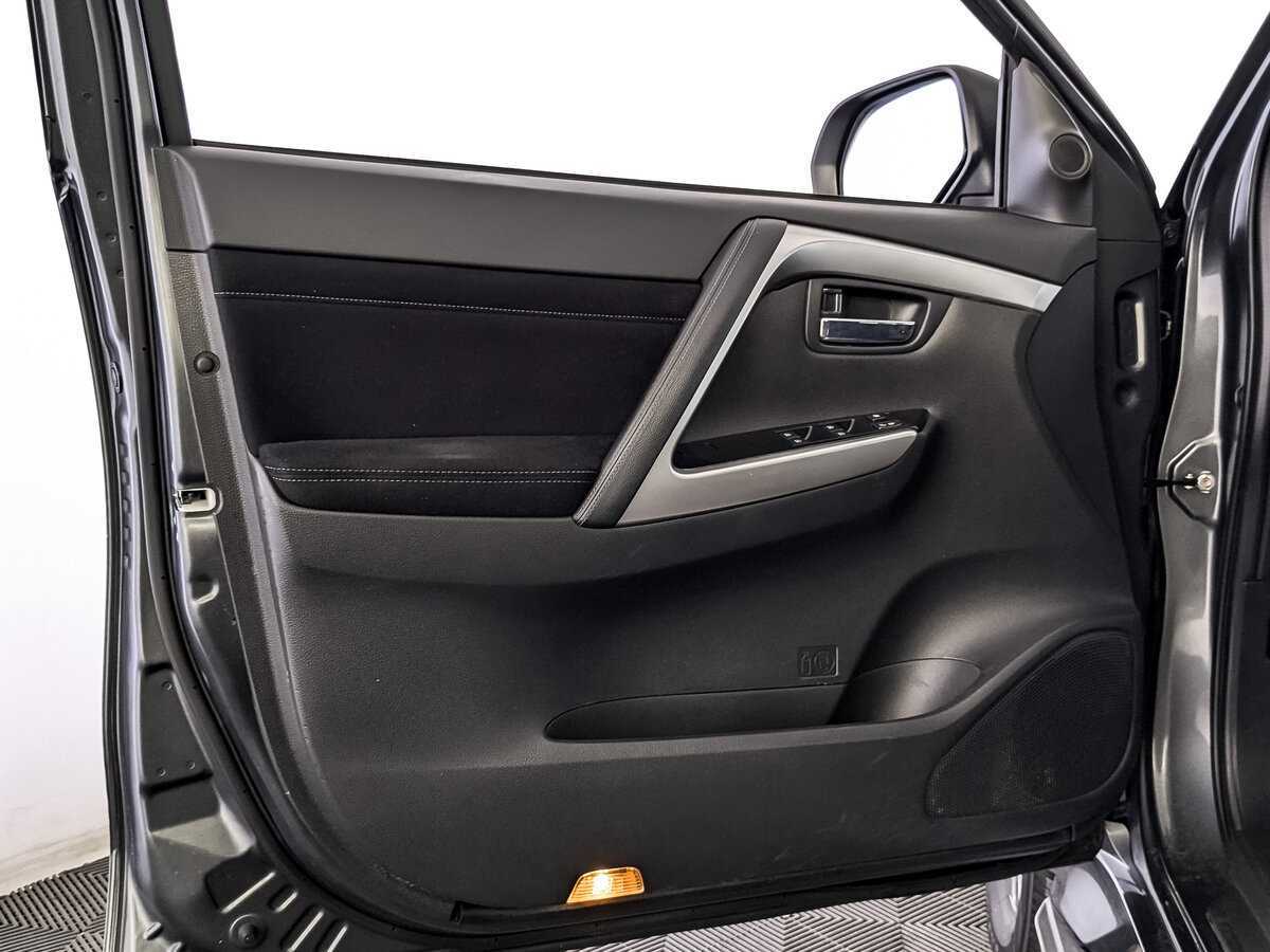 Mitsubishi Pajero Sport с пробегом — 2021 год. Фото: #17