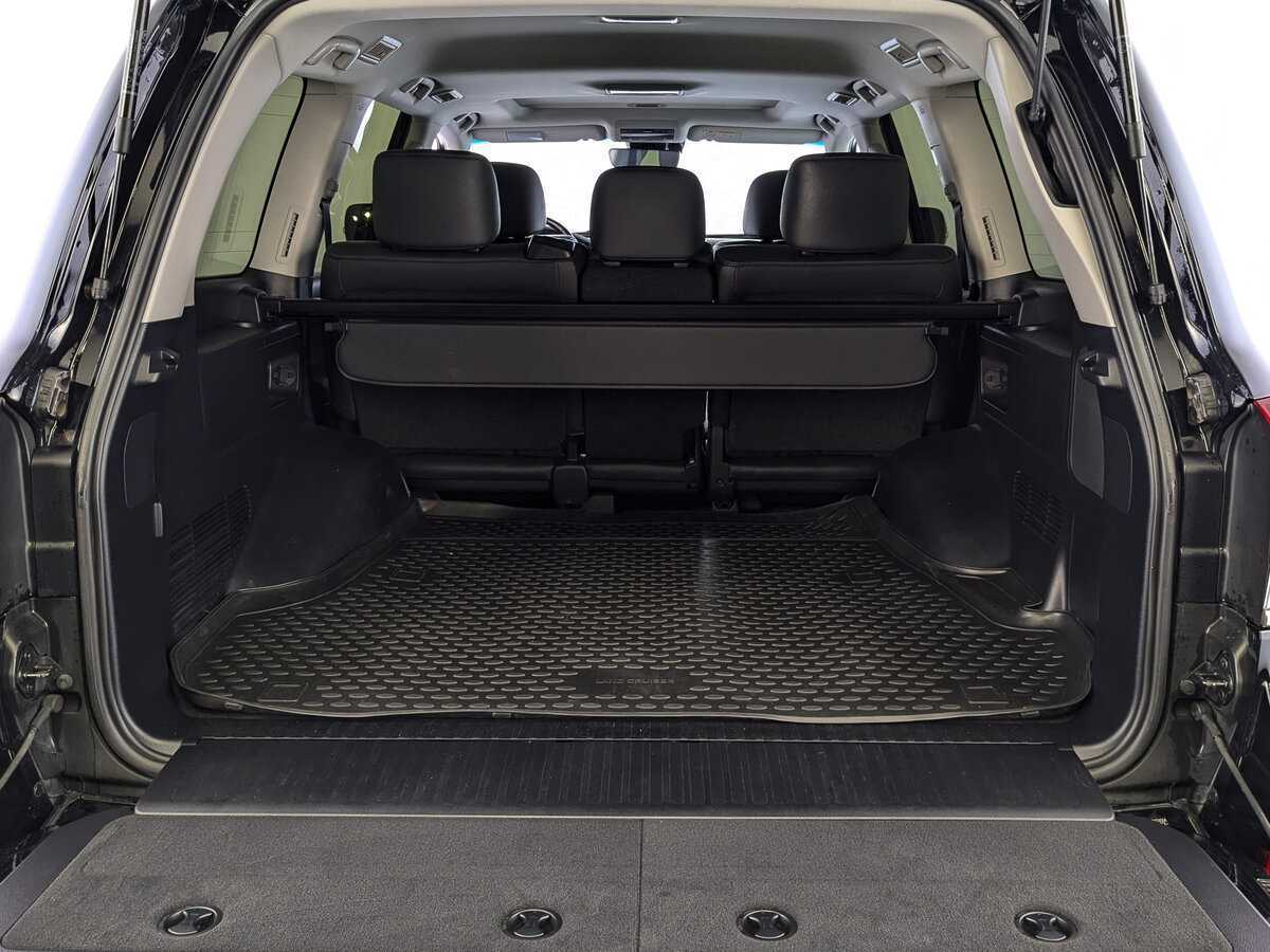 Toyota Land Cruiser с пробегом — 2019 год. Фото: #9