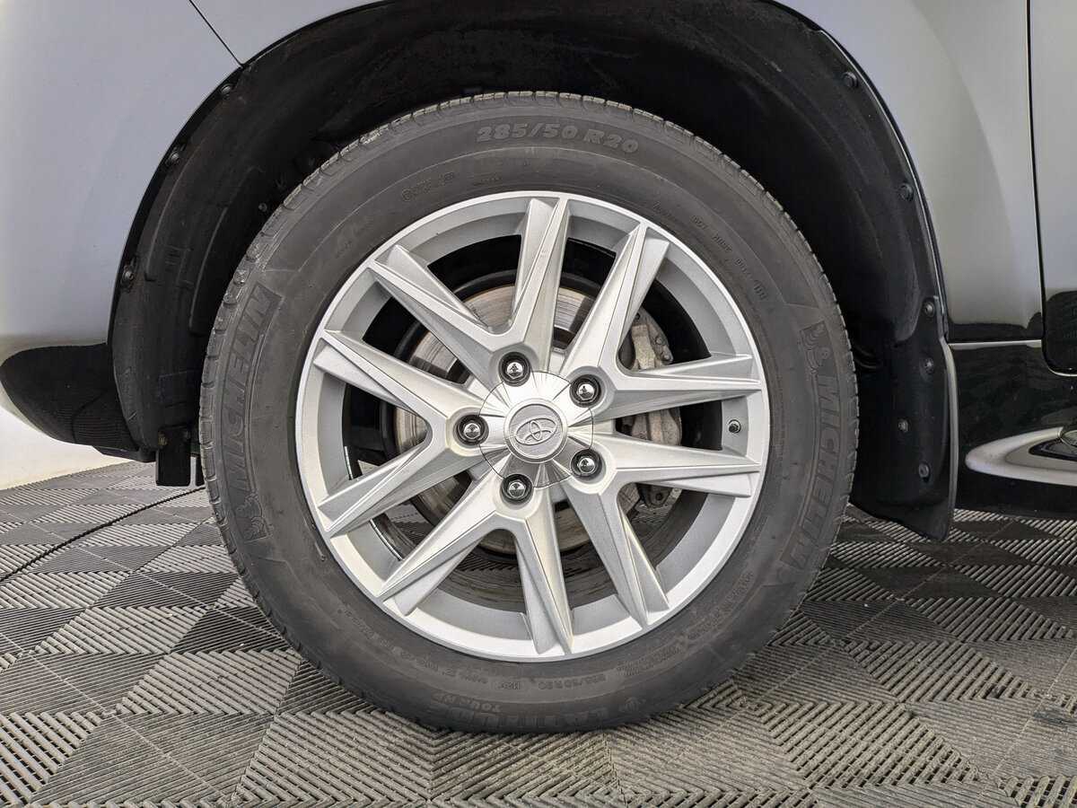 Toyota Land Cruiser с пробегом — 2019 год. Фото: #11