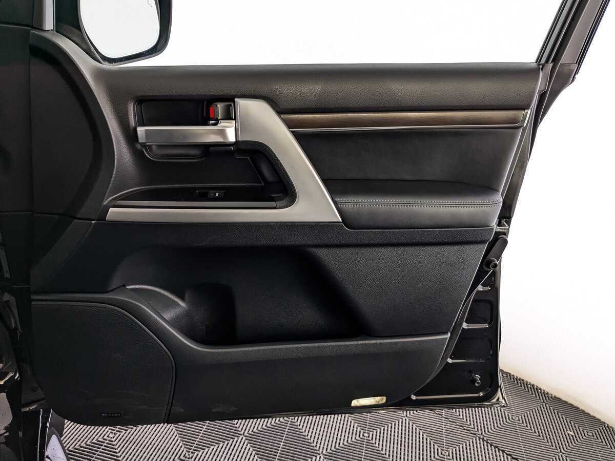 Toyota Land Cruiser с пробегом — 2019 год. Фото: #24