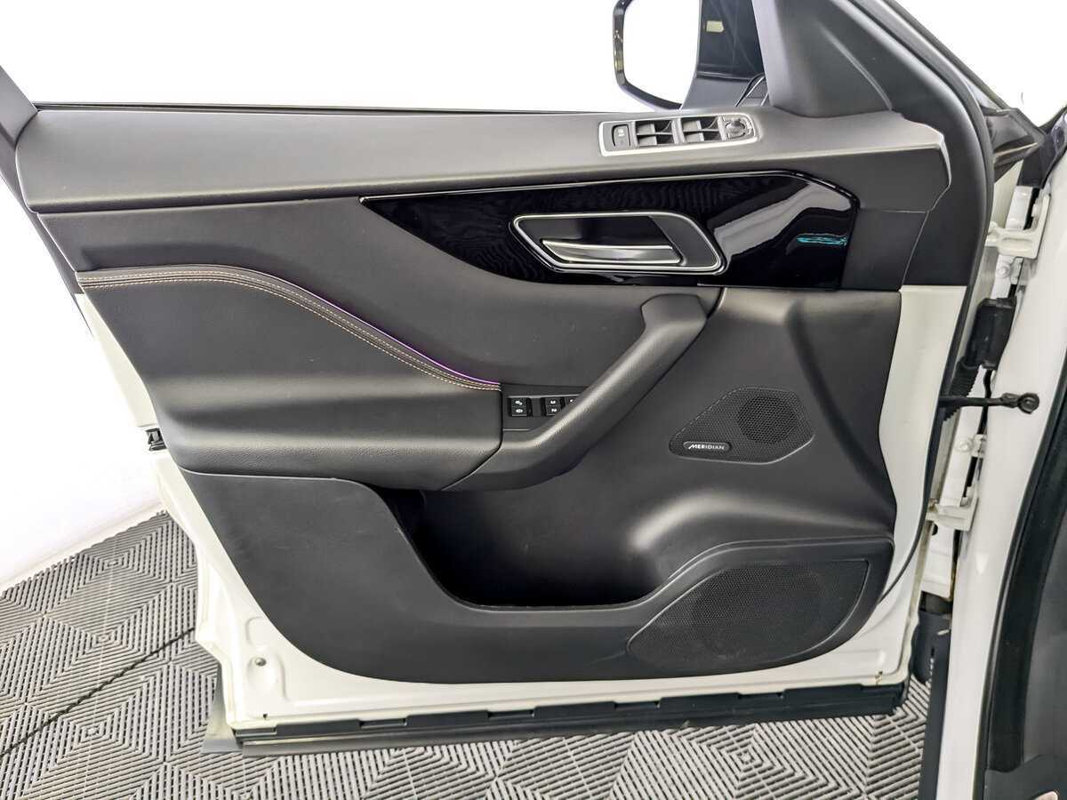 Jaguar F-Pace с пробегом — 2020 год. Фото: #18