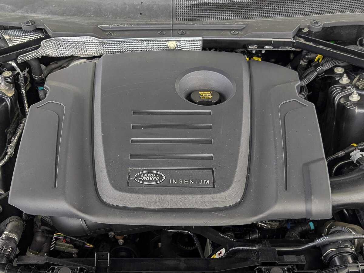 Land Rover Defender с пробегом — 2021 год. Фото: #8