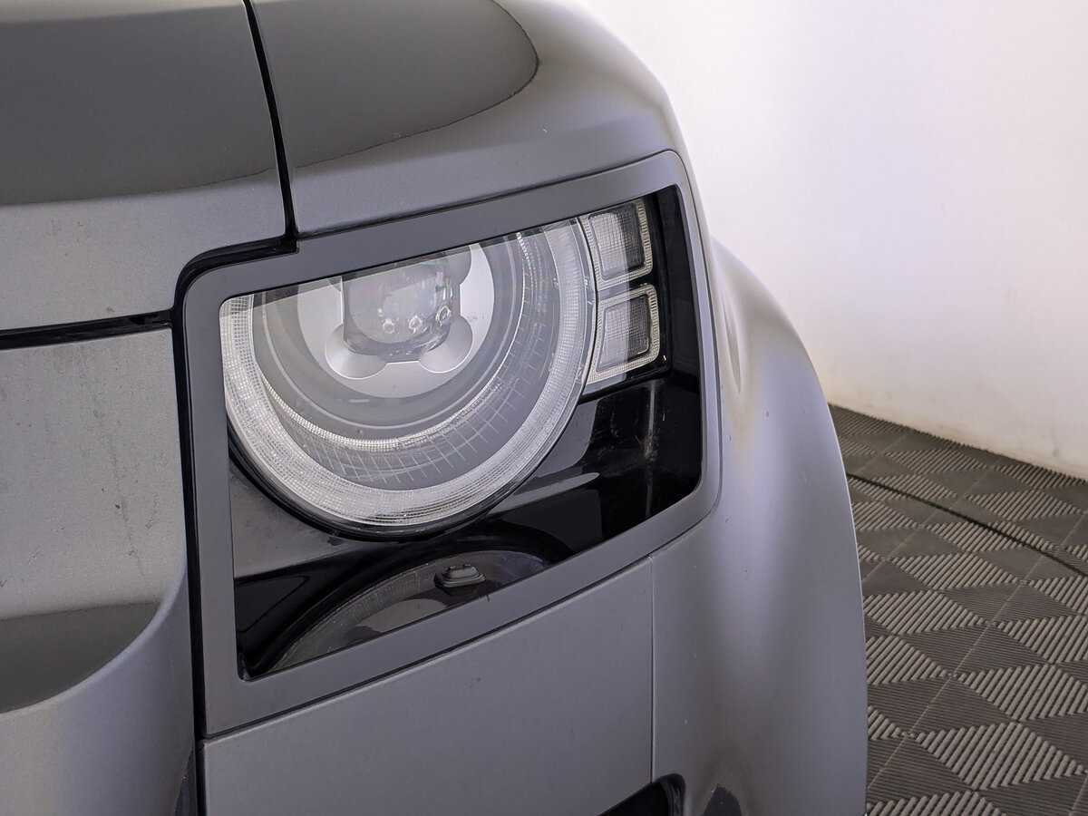 Land Rover Defender с пробегом — 2021 год. Фото: #10