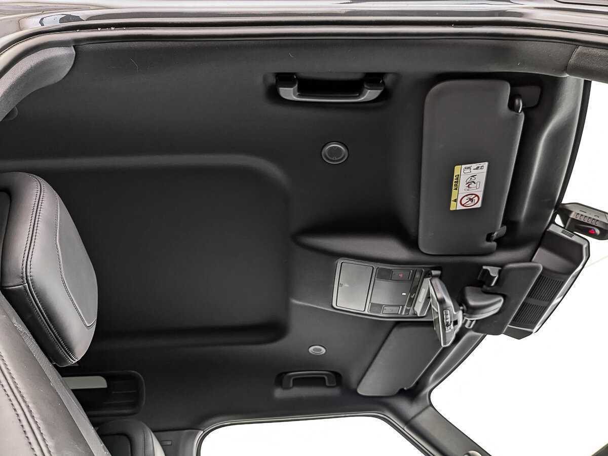 Land Rover Defender с пробегом — 2021 год. Фото: #22