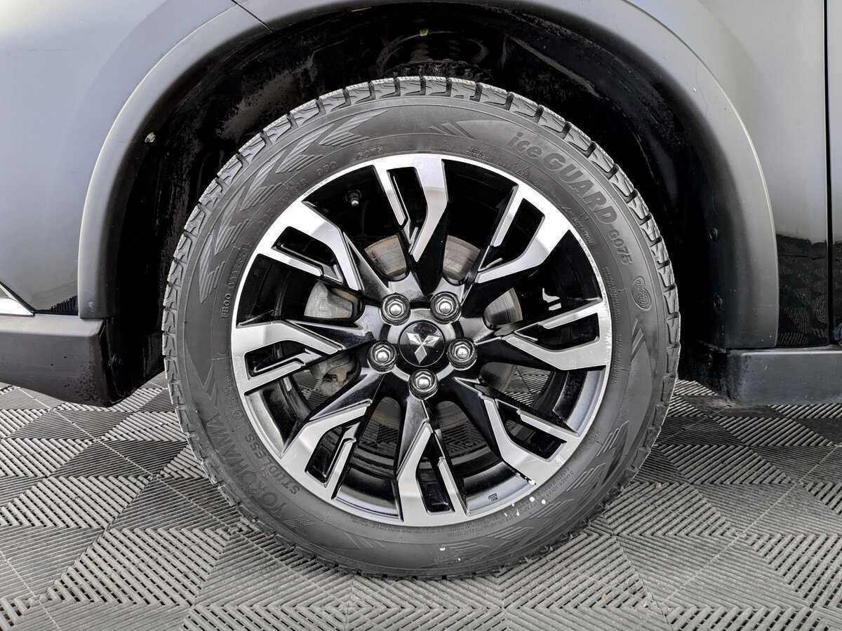 Mitsubishi Outlander с пробегом — 2021 год. Фото: #17