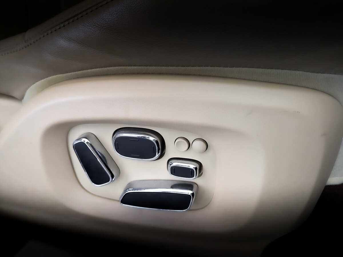 Jaguar XJ с пробегом — 2012 год. Фото: #22