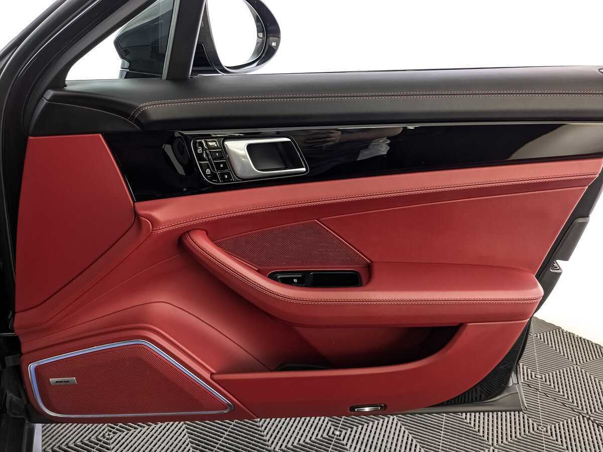 Porsche Panamera с пробегом — 2020 год. Фото: #22