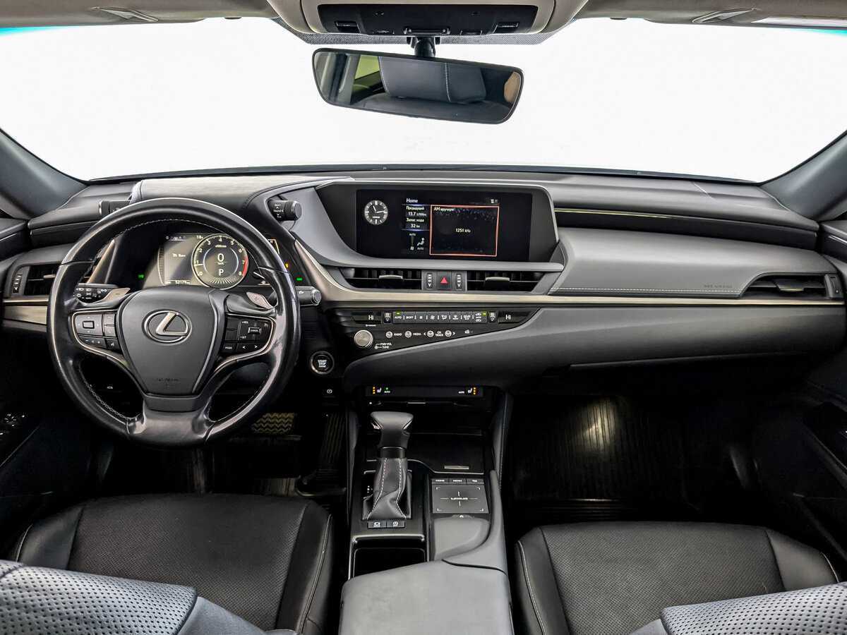 Lexus ES с пробегом — 2021 год. Фото: #13