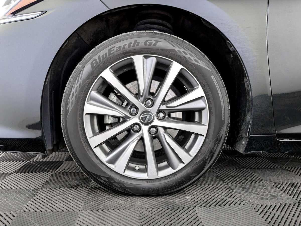 Lexus ES с пробегом — 2021 год. Фото: #17