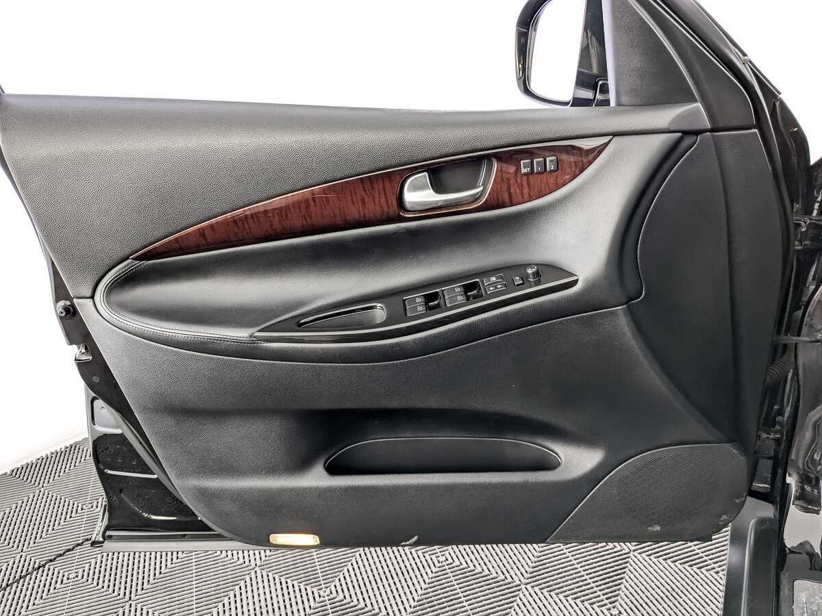 Infiniti EX с пробегом — 2012 год. Фото: #18