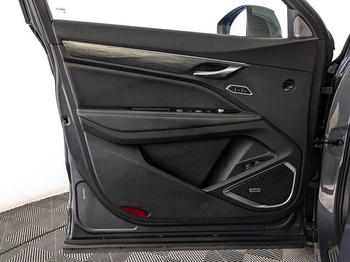 Geely Tugella с пробегом — 2023 год. Фото: #17